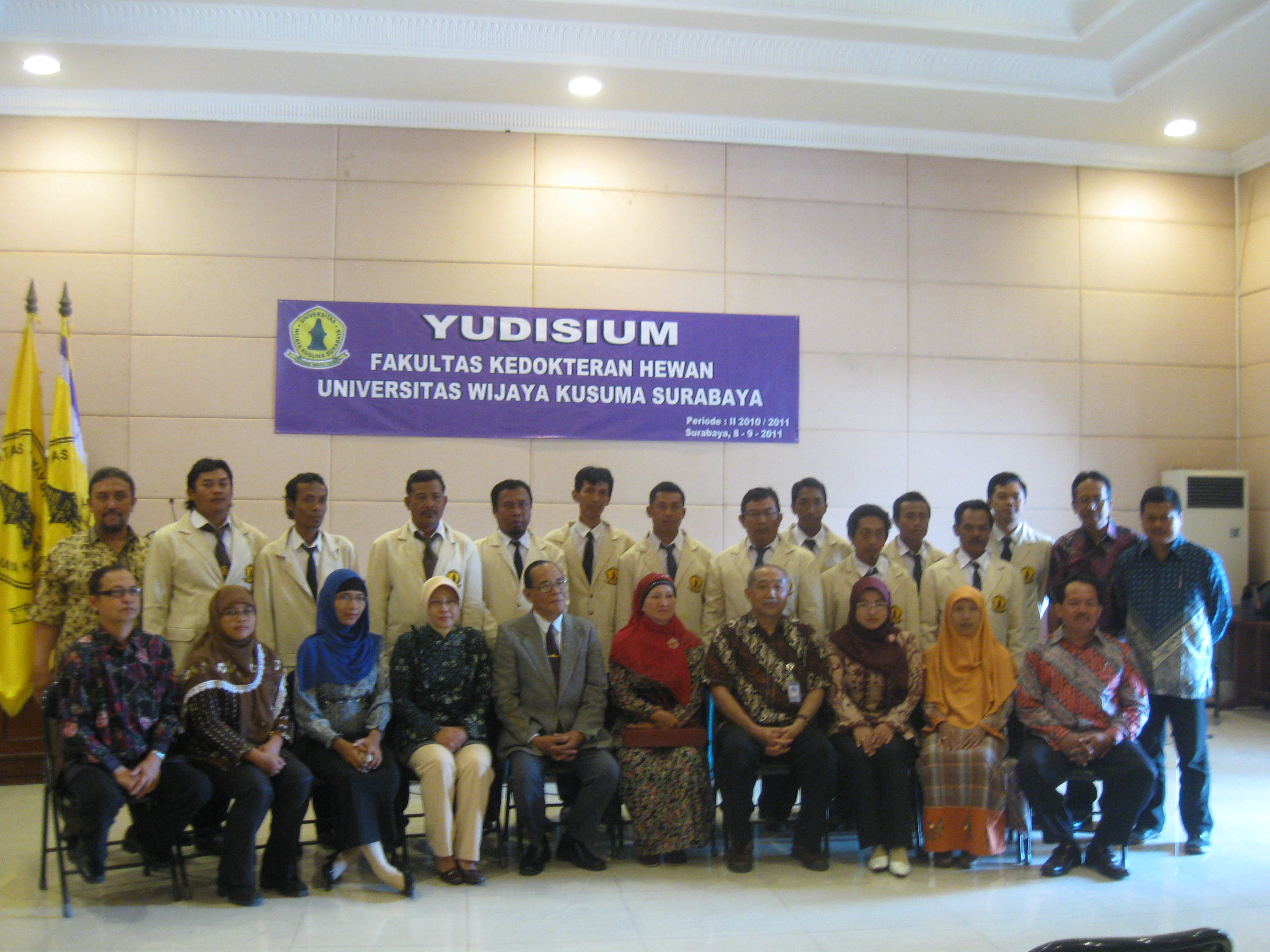 Yudisium Strata Satu dan Ahli Madya Veteriner FKH UWKS Surabaya – Sebanyak 19 mahasiswa Fakultas Kedokteran Hewan Universitas